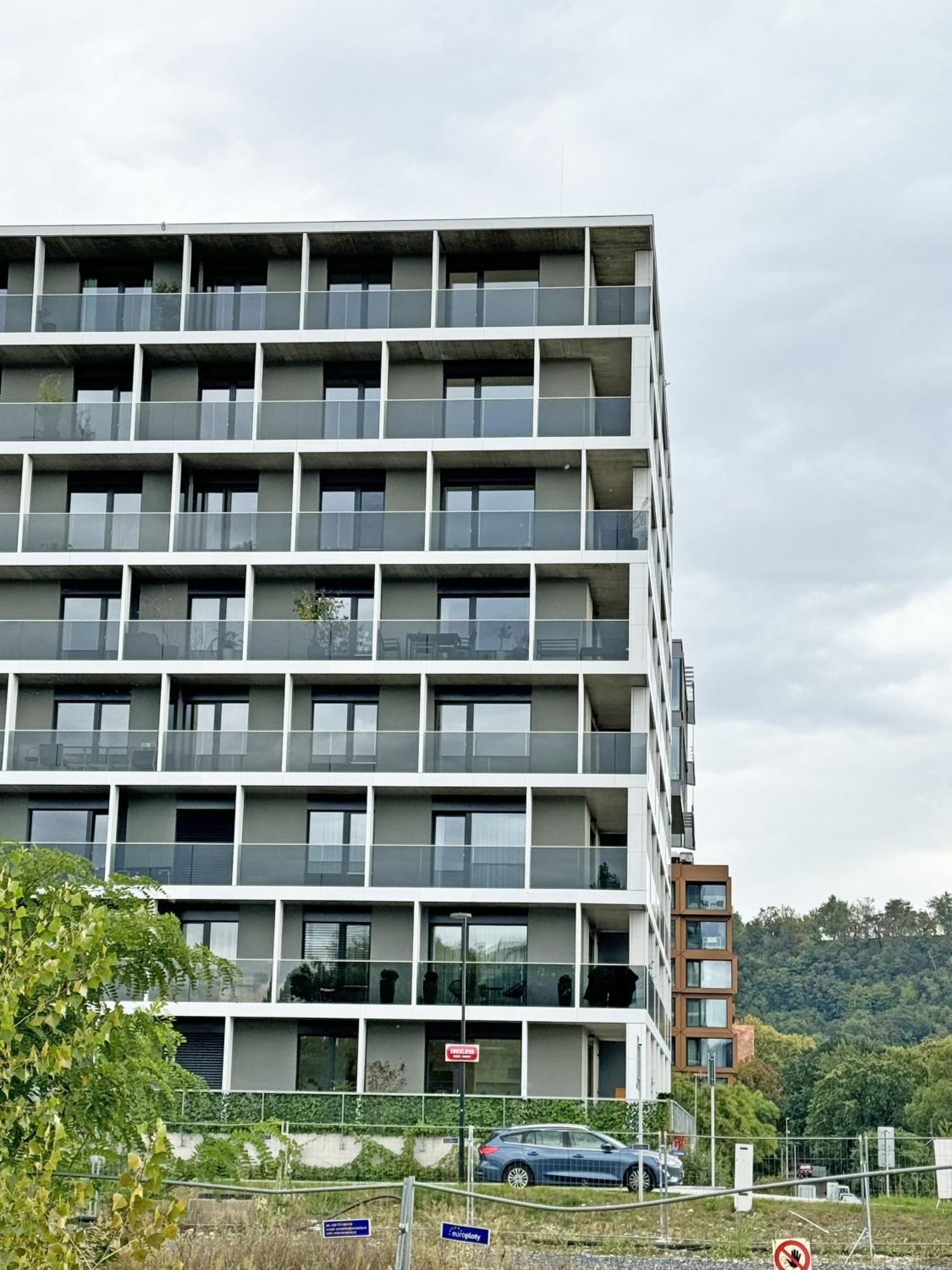 New Studio, King Bed, Free Parking, Terrace Prague Ngoại thất bức ảnh
